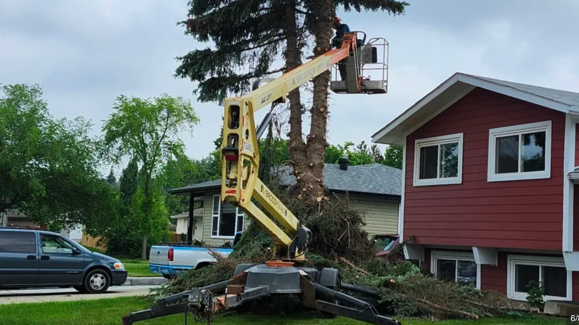 Daryl in yellow truck
